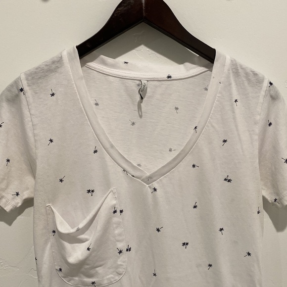 Z Supply White Pocket Tee With Palm Trees - Picture 2 of 8